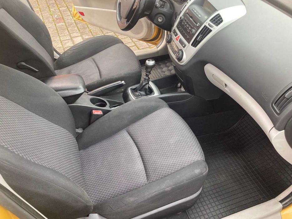 Суперекономне золоте авто