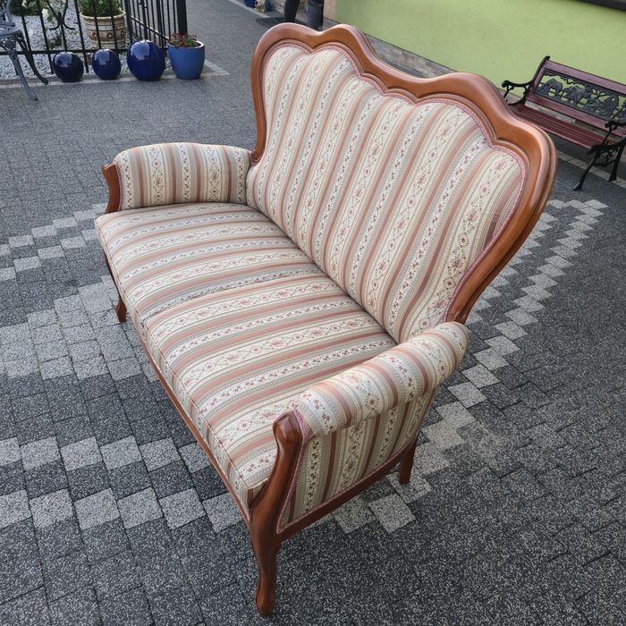 Stylowa Sofa bardzo wygodna