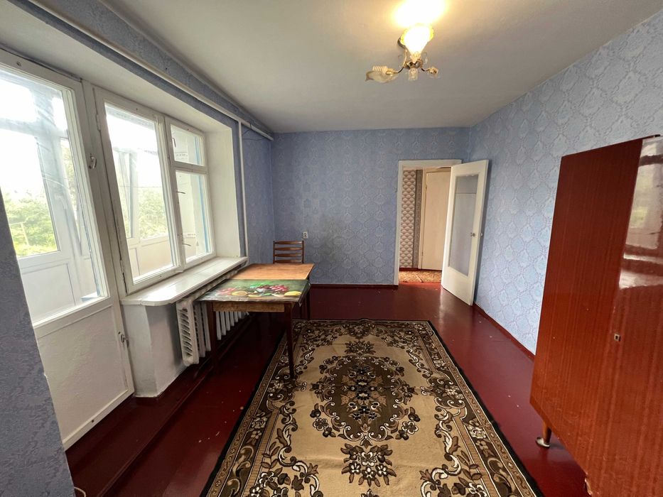 Продається двокімнатна квартира, в м. Сквира.