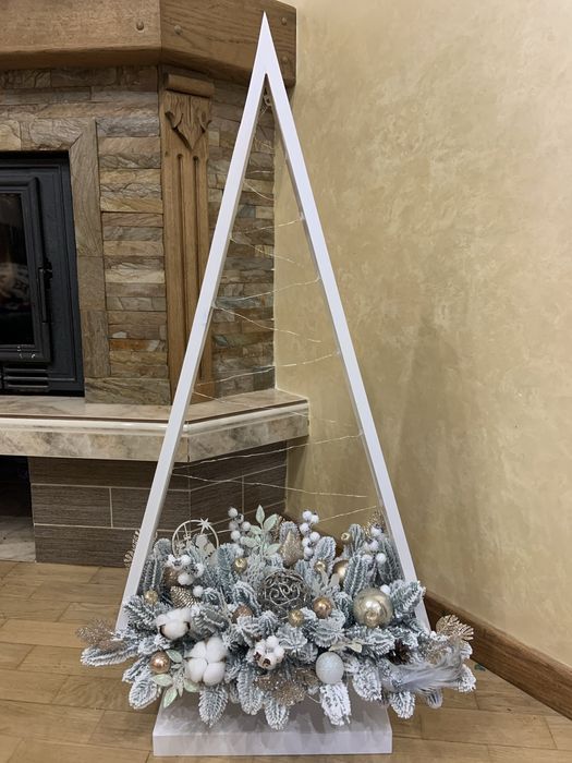 Новорічний декор ,ялинка деревʼяна