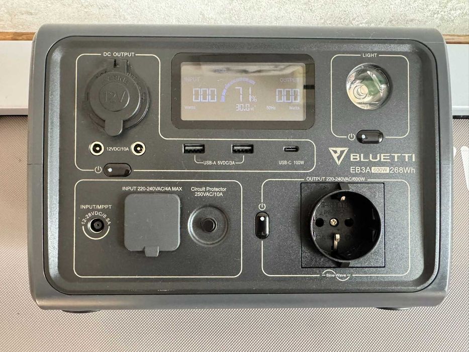 Продам зарядную станцию Bluetti eb3a 600w 268wh