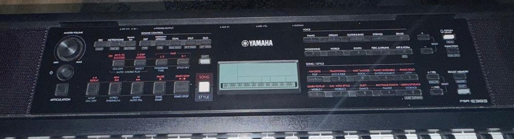 Teclado yamaha semi novo