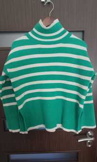 Sweterek zielony, paski