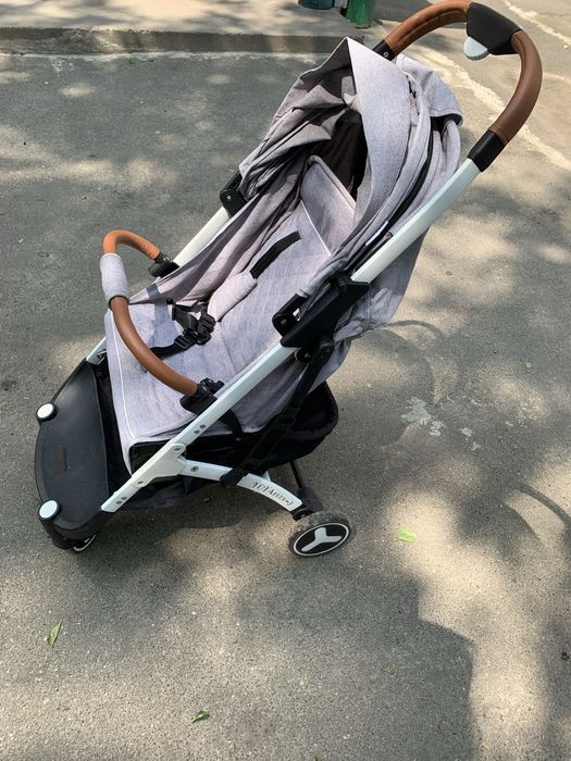 Дитяча коляска для прогулянок