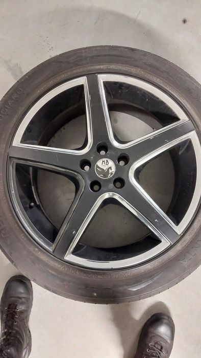 Felgi aluminiowe 20' do samochodów azjatyckich
