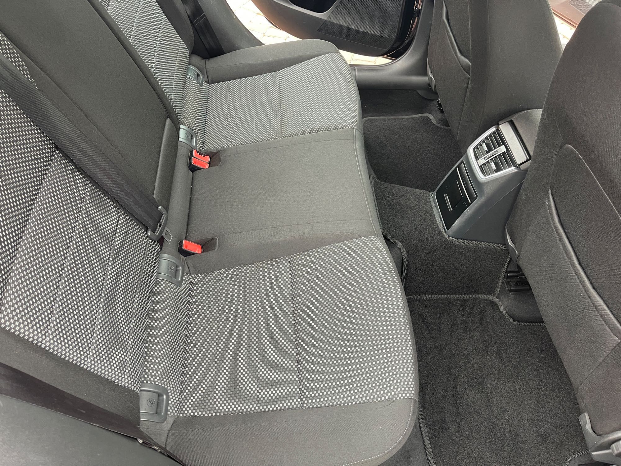 Skoda Octavia A7 universal 2.0 diesel automate