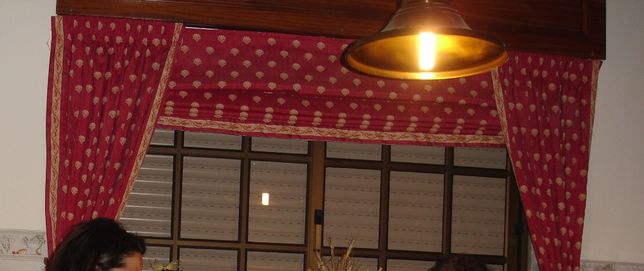 Conjunto cortinados Japoneses + Oferta toalha mesa 2,10x1,34m.