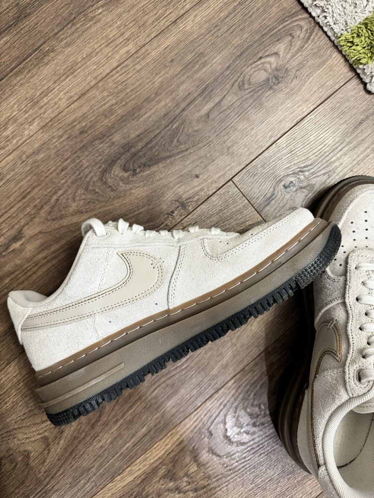 Nike Air Force 1 Low Luxe Light Orewood Brown Gum 41 розмір