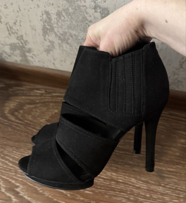 Босоножки H&M новые