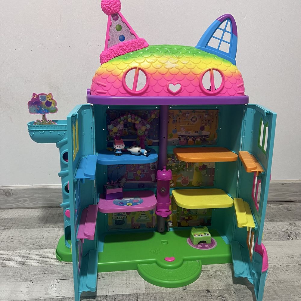 Casa Gabby Gato usada 1x com varios bonecos inclusos