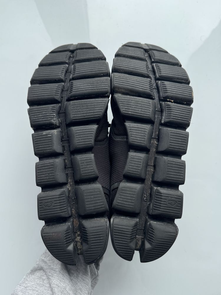 Кроссовки On Cloud Running Black Swiss Engineering