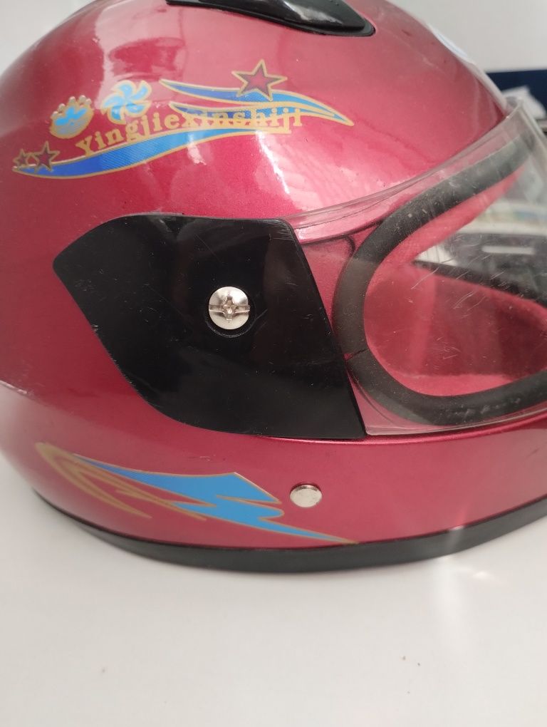 Kaski na motor dla dziecka