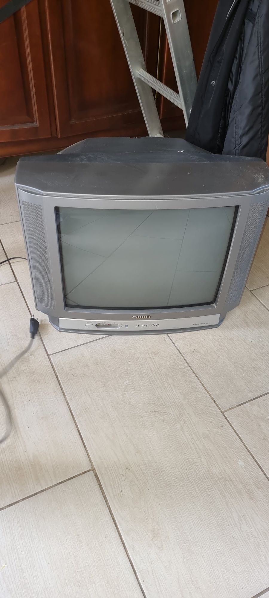 Telewizor Aiwa twleskopowy