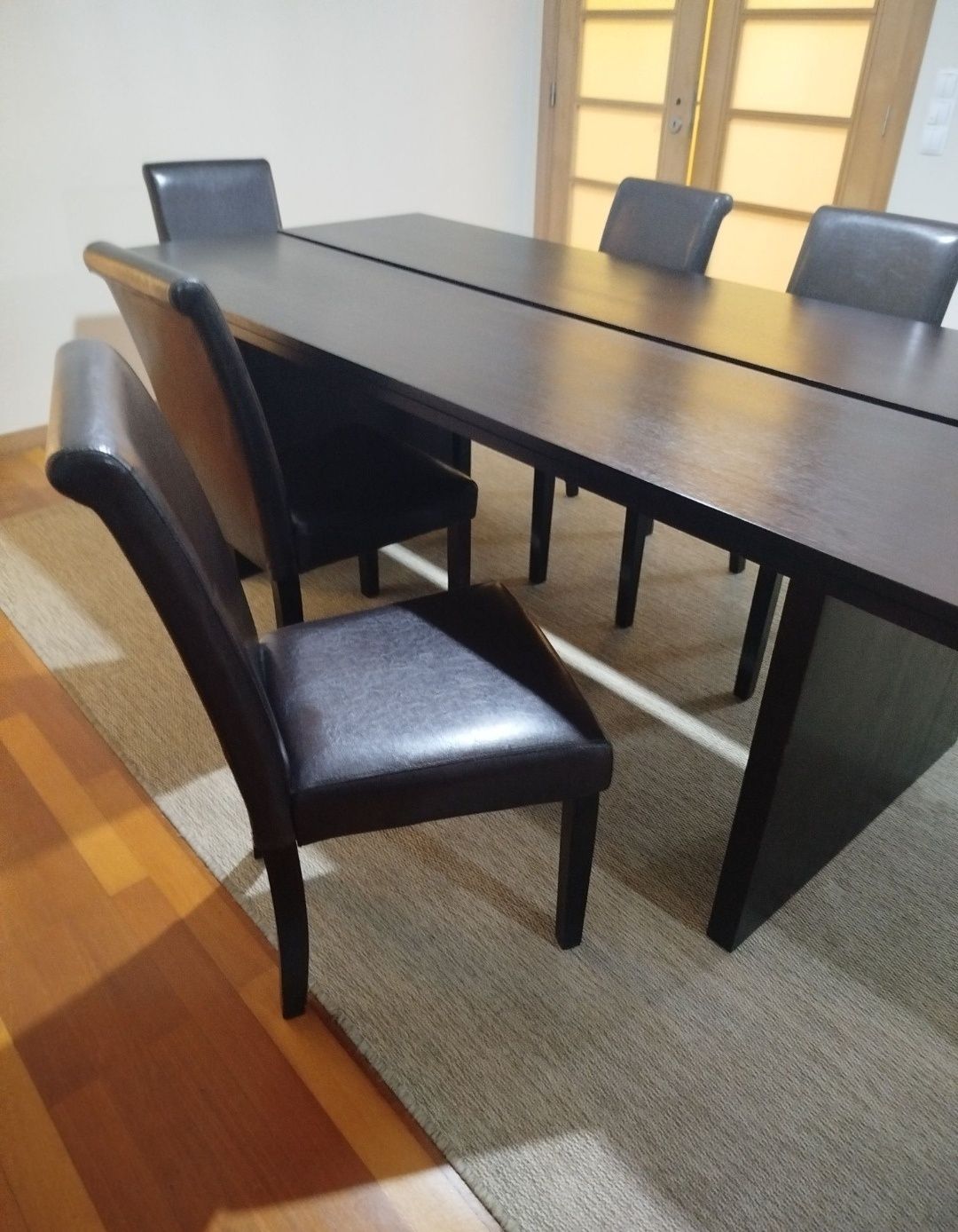 Mesa de jantar Loja Área e 6 cadeiras