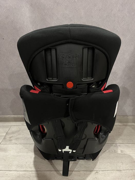 Дитяче автокрісло.Детское автокресло. Є нахил для сну.Німеччина