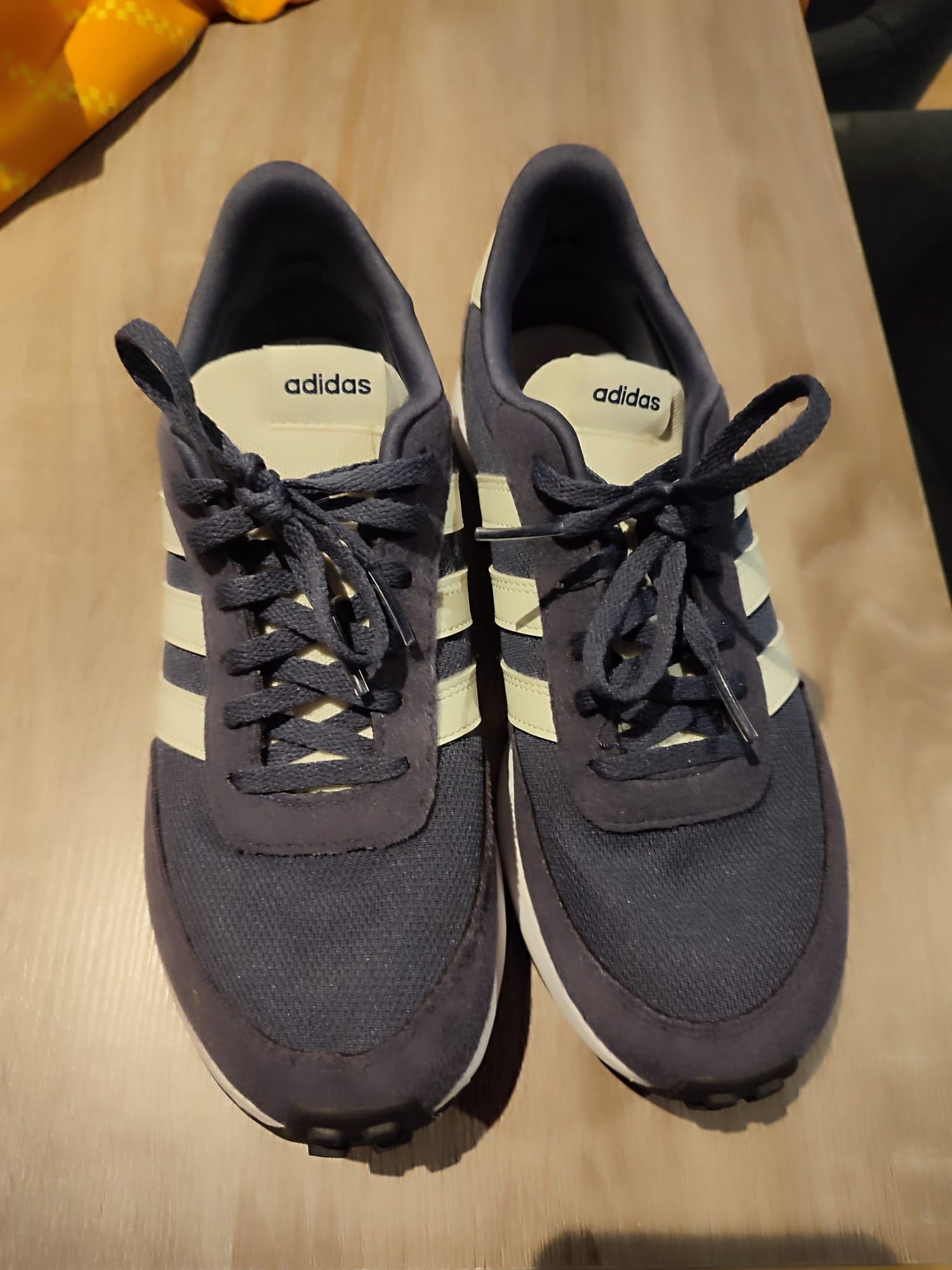 Tênis Adidas como novos