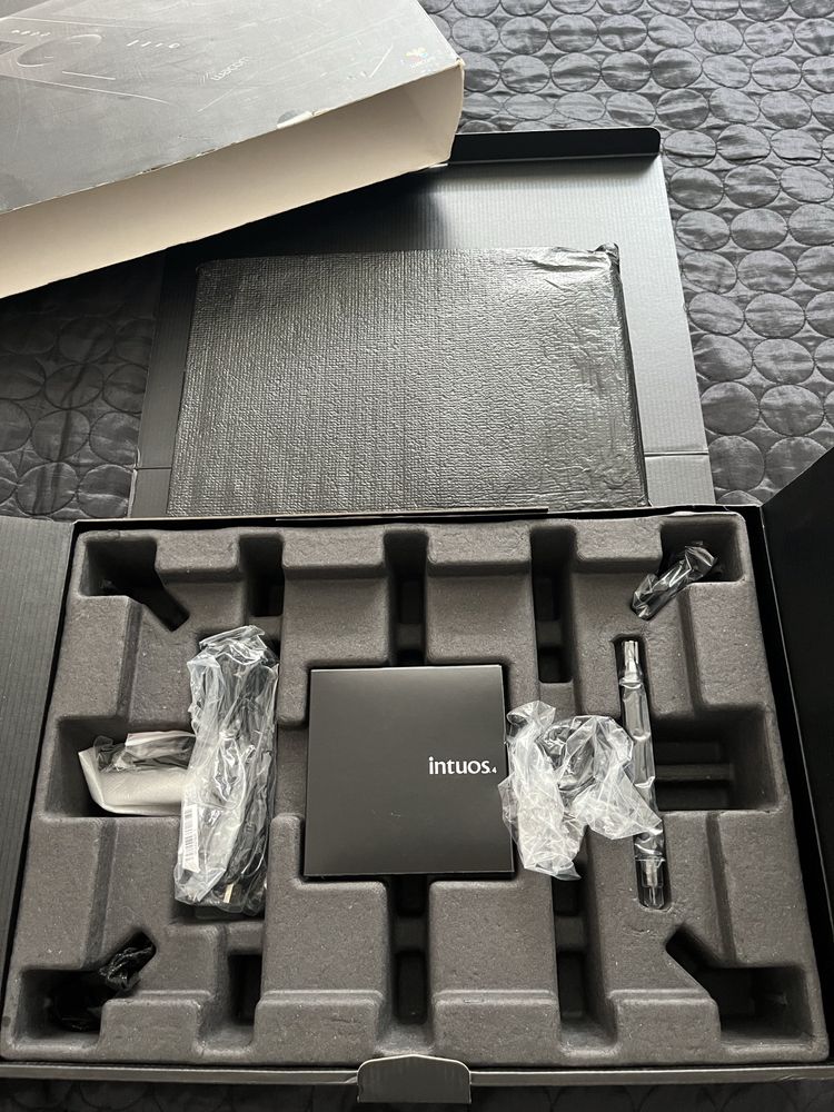 Tablet graficzny Wacom Intuos 4 - idealny dla fotografa - komplet BDB