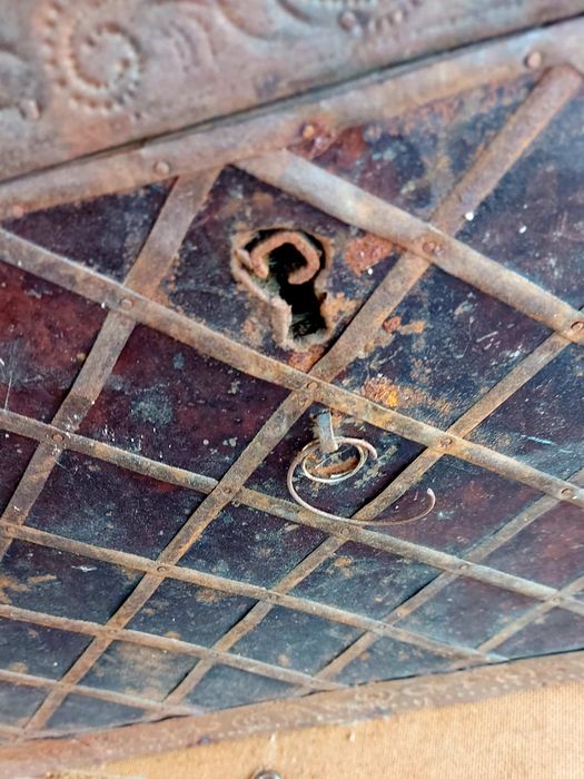 Сундук 78×38×33 см старинный с медной отделкой