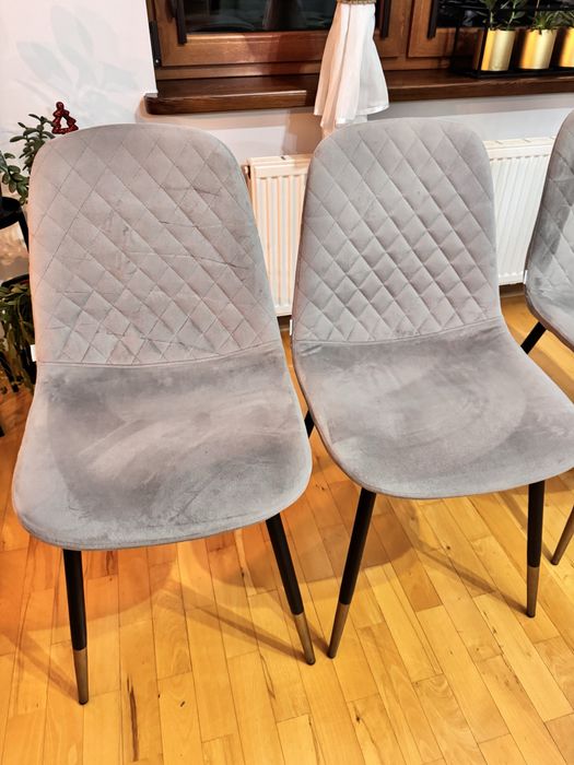 Krzesła welurowe szare