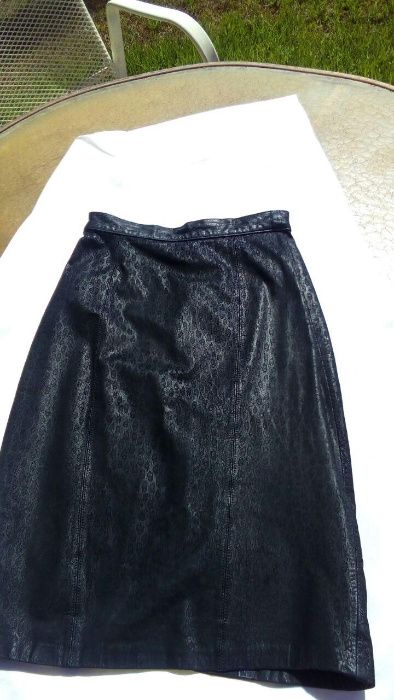 Saia de couro preto Tamanho 36