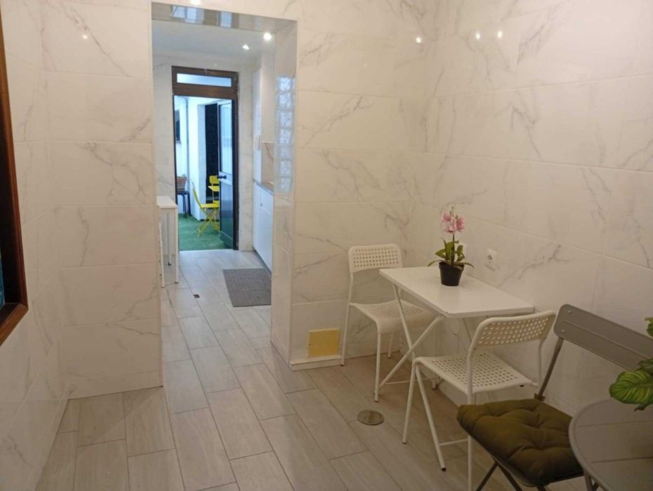 Quarto ao pé do metro, Trindade, Porto