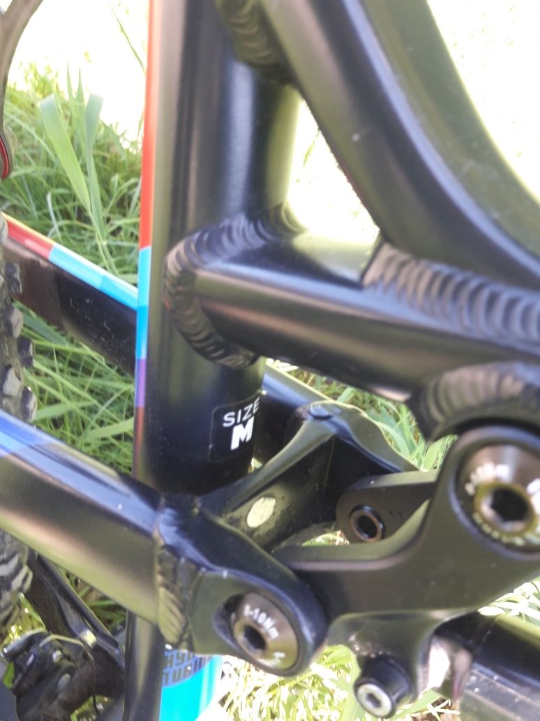Lapierre RAID FX+ full na 27.5 kolach enduro specialized