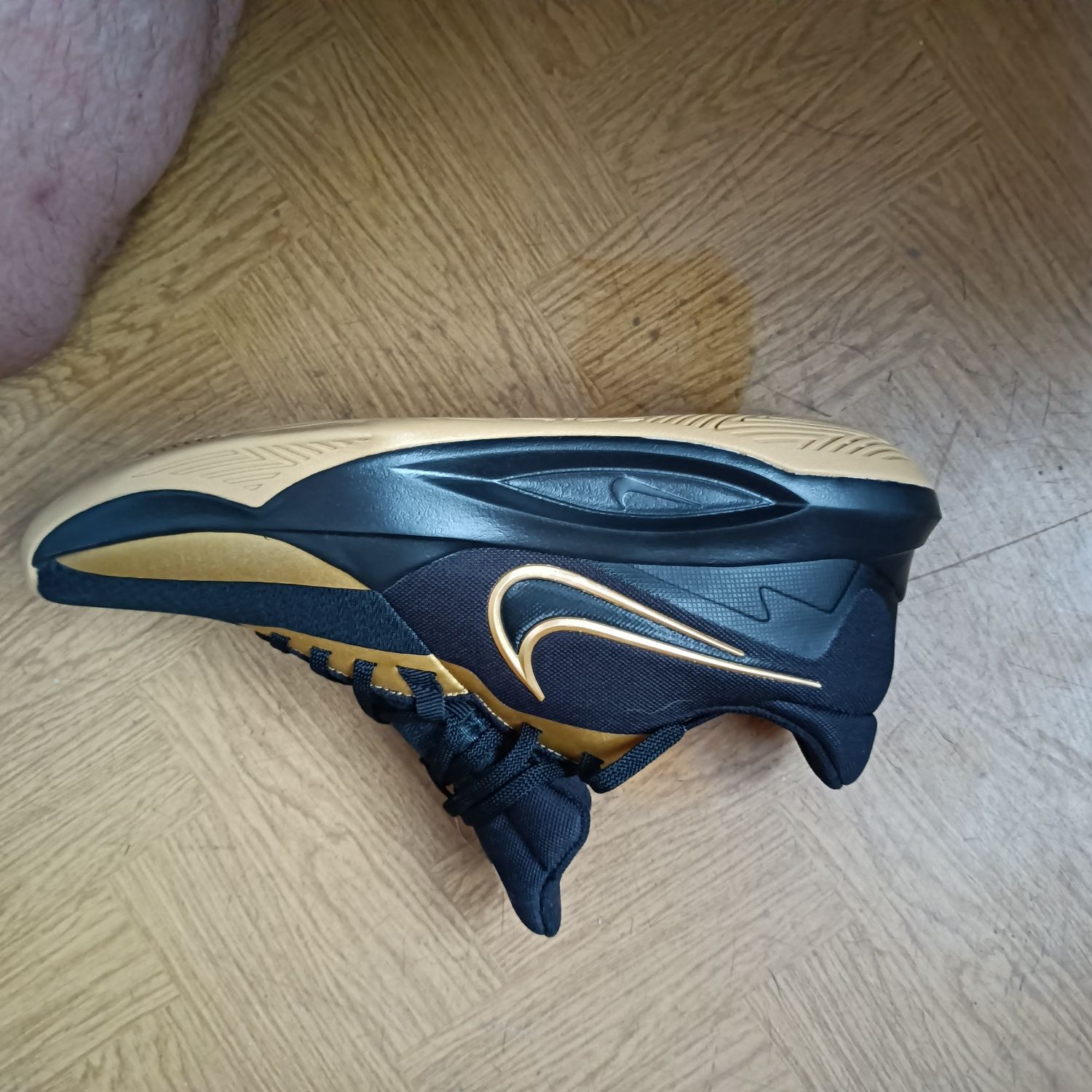 Nike precision 6