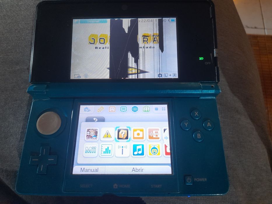 Nintendo 3Ds azul Ela tá com um dos ecrãs partidos