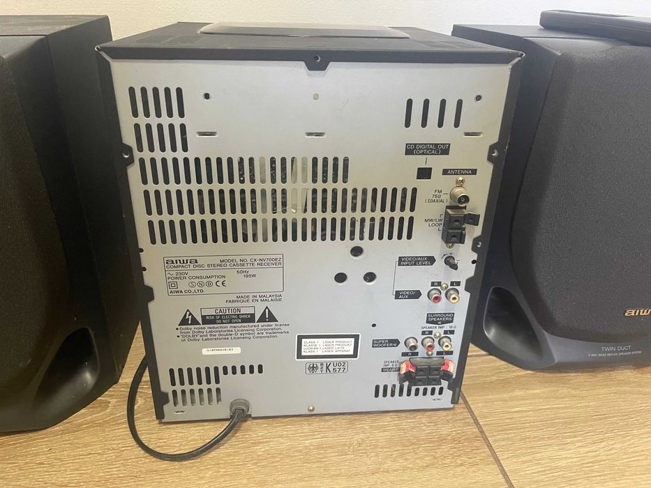 Колонки на полочные AIWA  NO. SX-NAV70 и центр как усилитель