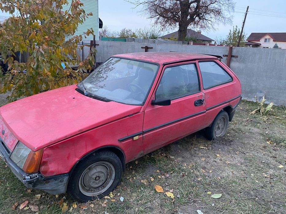 Автомобіль таврія (заз-1140) з фіатовським двигуном.