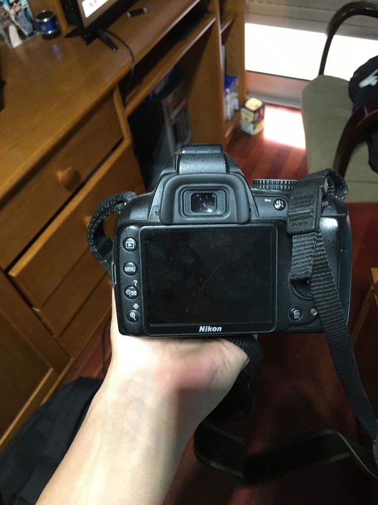 Vendo Nikon D3000