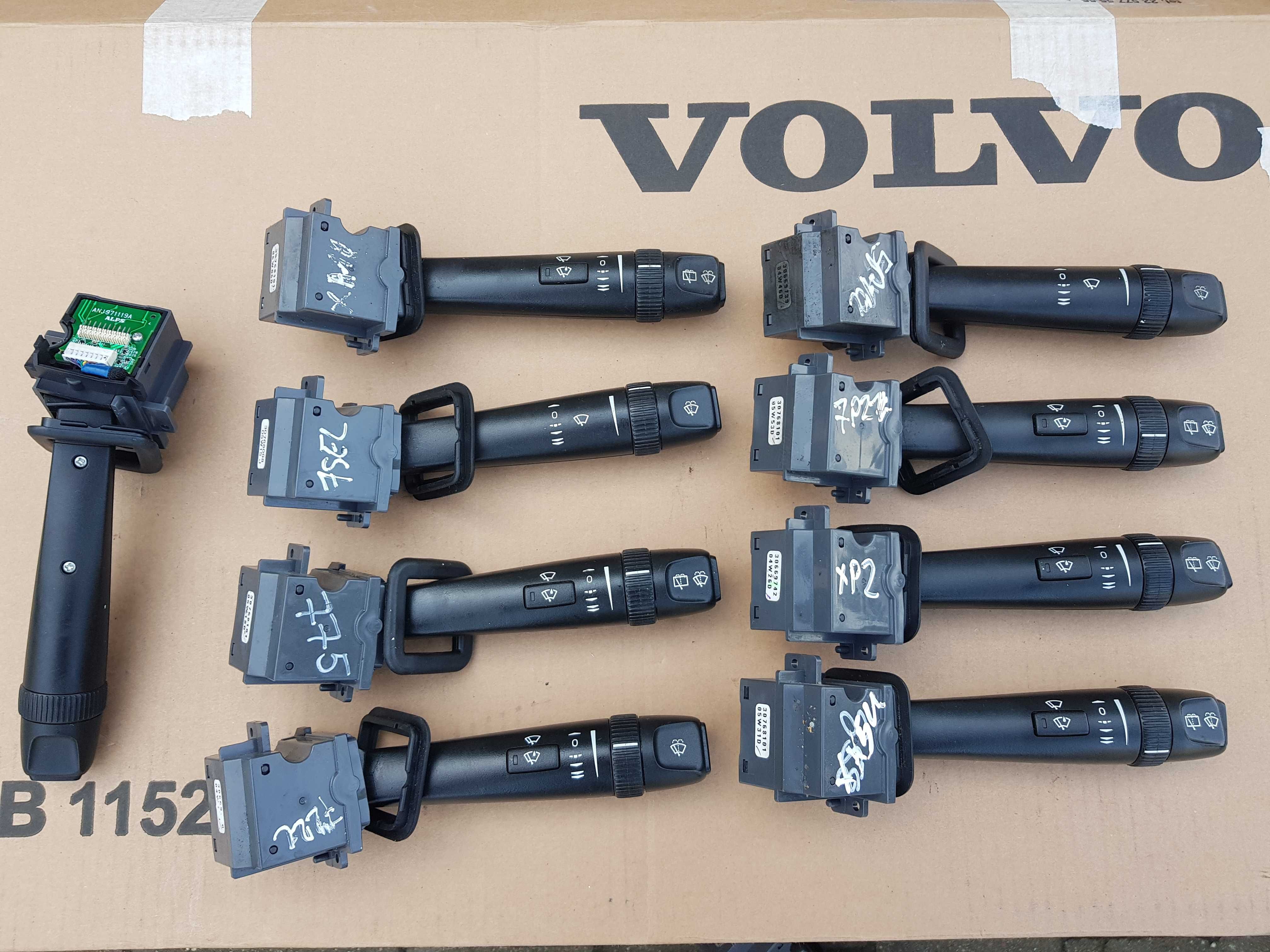 VOLVO S60 V70 S80 XC70 XC90 Manetka Wycieraczek Przełącznik EUROPA