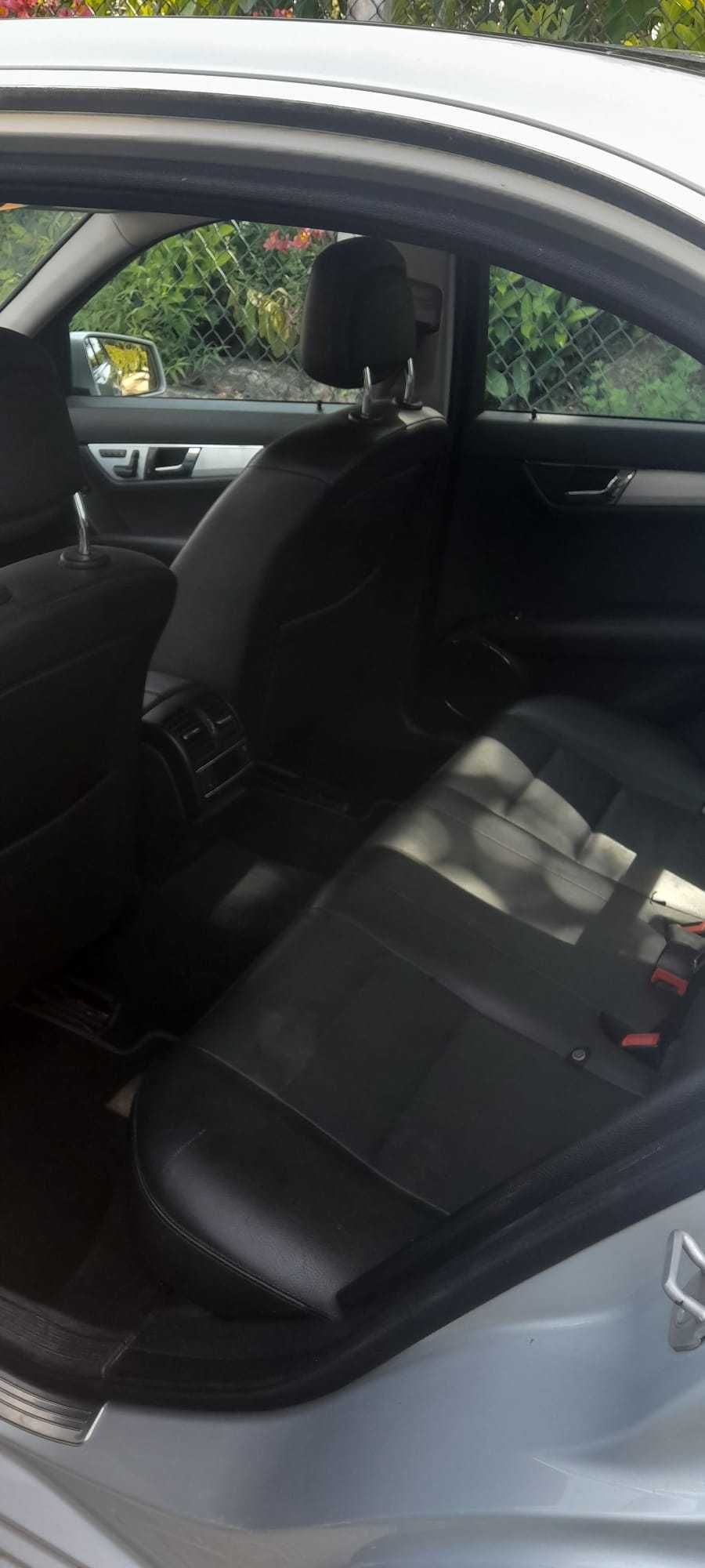 Mercedes-Benz c320