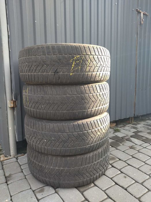 Зимові шини R17 215/55