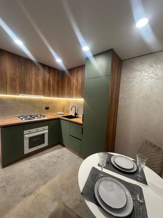 Продаж сучасної 2 кімнатної квартири по вул. Смакули