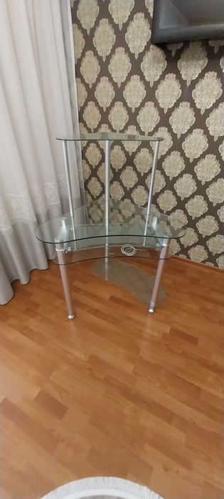 Скляний, журнальний, кутовий столик