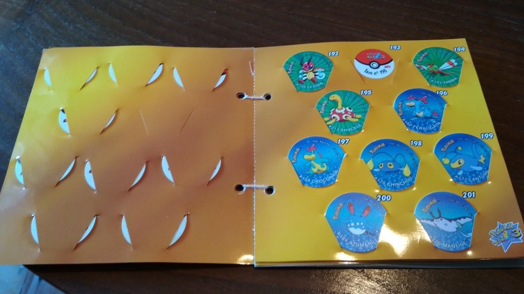 Caderneta Pokémon Tazos 3