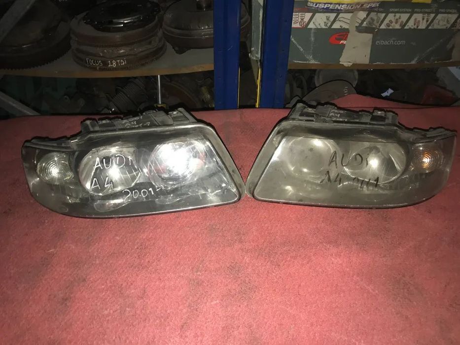 ÓTICAS / FARÓIS DA FRENTE AUDI A4