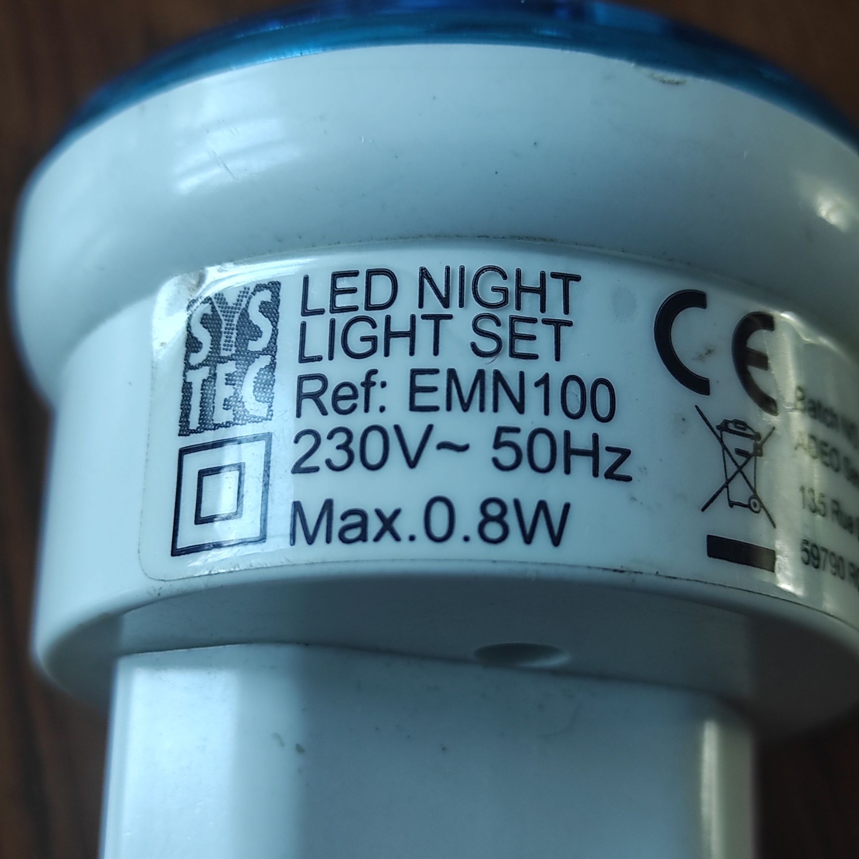 LED lampka nocna z wtyczką i czujnikiem