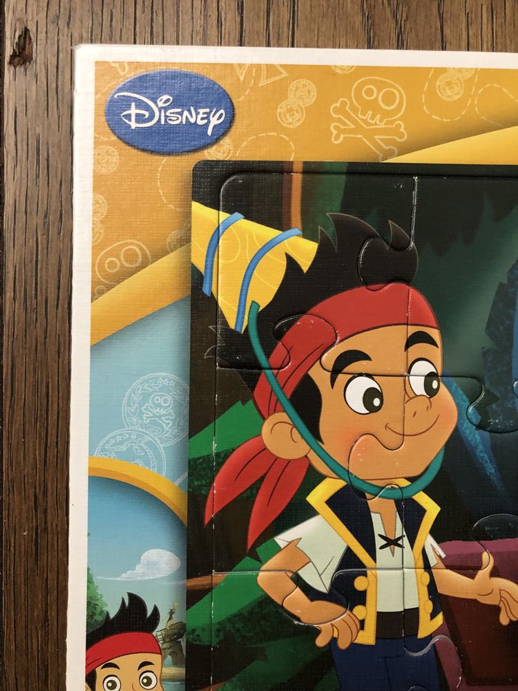 Jake i piraci z Nibylandii duże puzzle 3+ z szablonem
