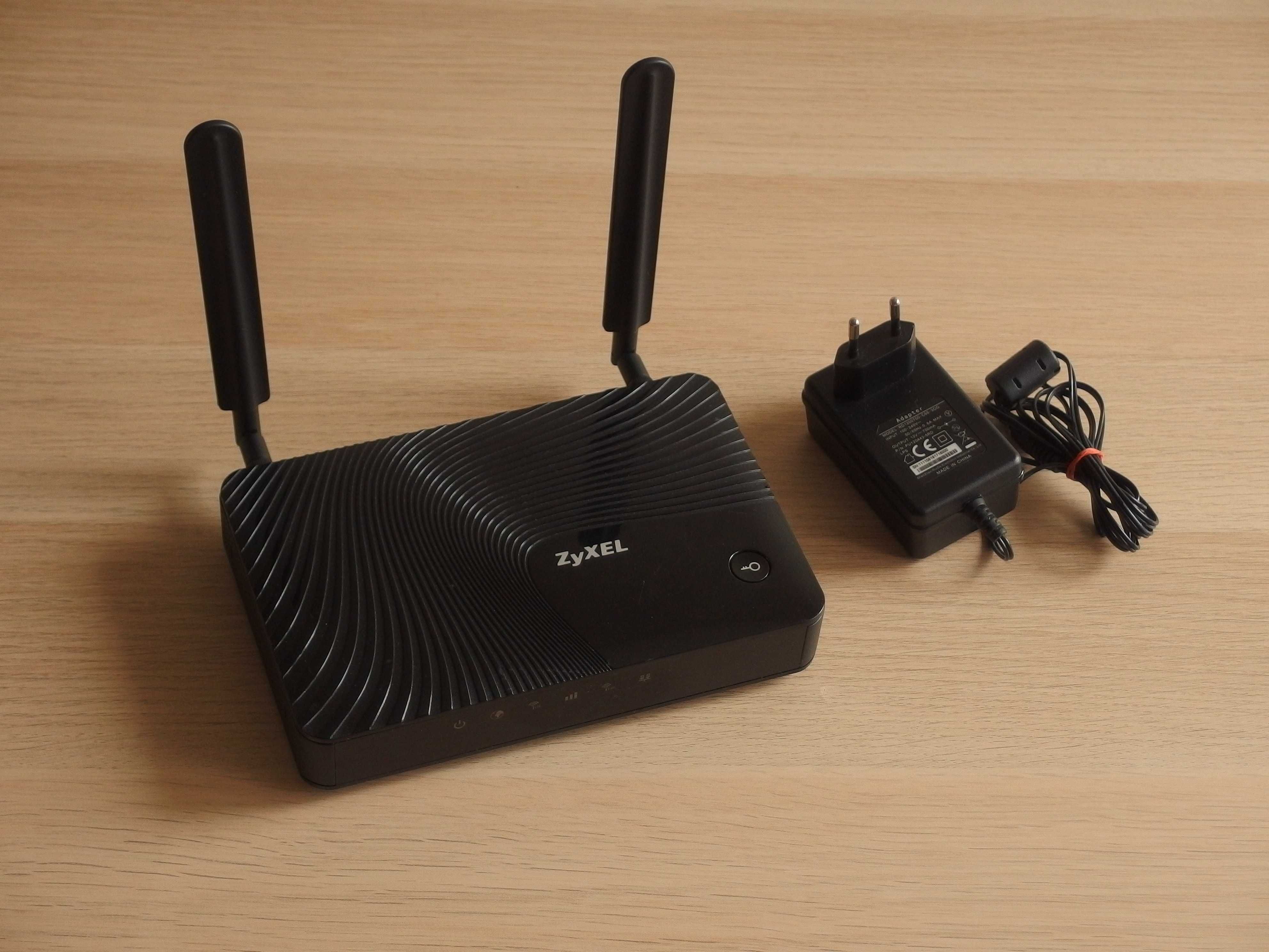 Zyxel LTE3301 Q222 3G 4G LTE SIM modem router Internet bezprzewodowy