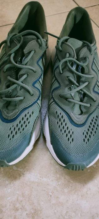 Sapatilhas Adidas OZWEEGO tamanho 44 2/3
