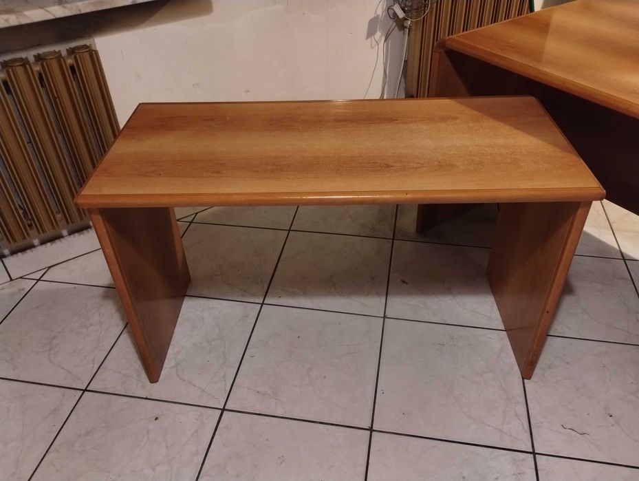 Krzesła (10 szt.), biurko, szafa metalowa - komplet do biura