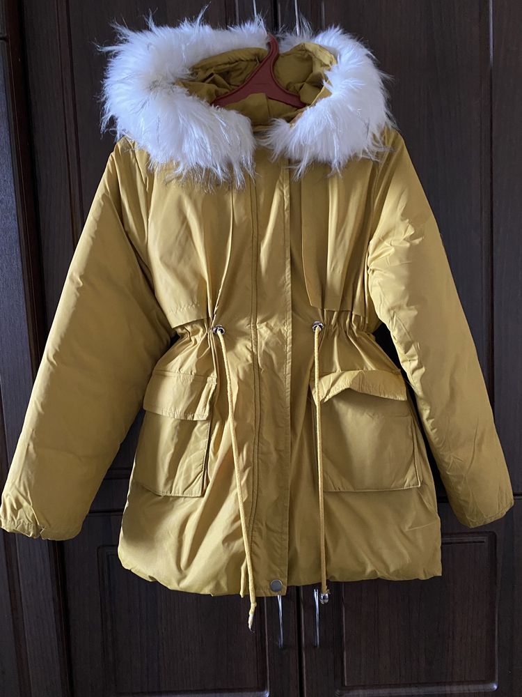 Зимова курточка на дівчинку 10-13