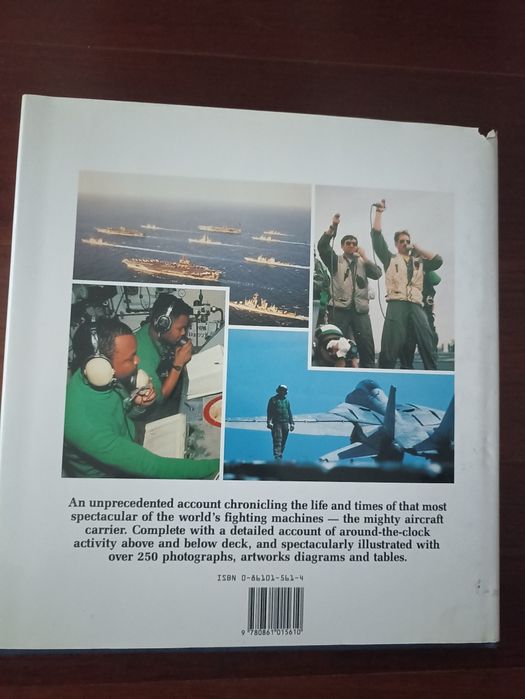 Livro sobre porta aviões