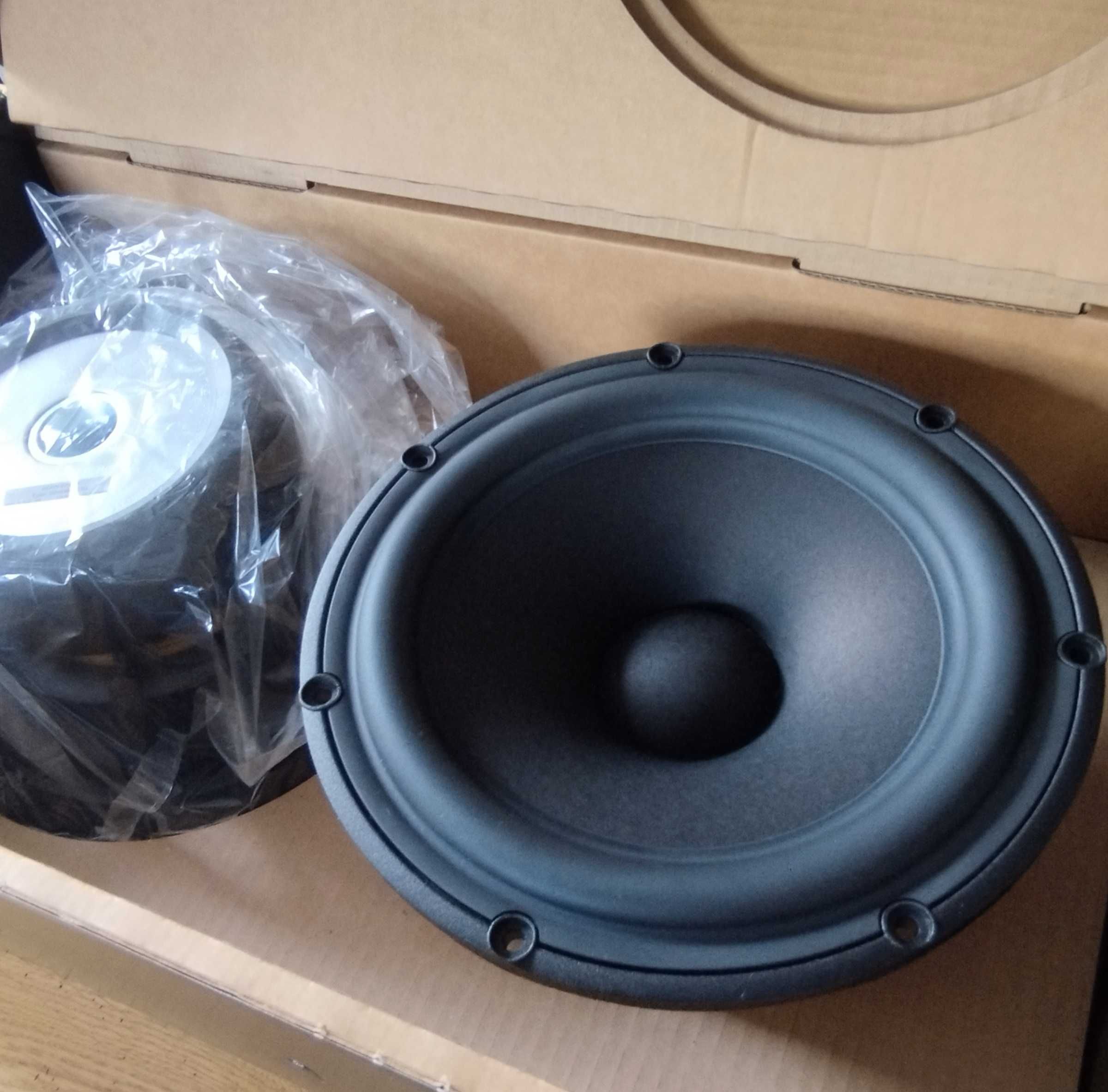 Scan Speak Revelator 22W/4851T00 głośniki niskotonowe, para