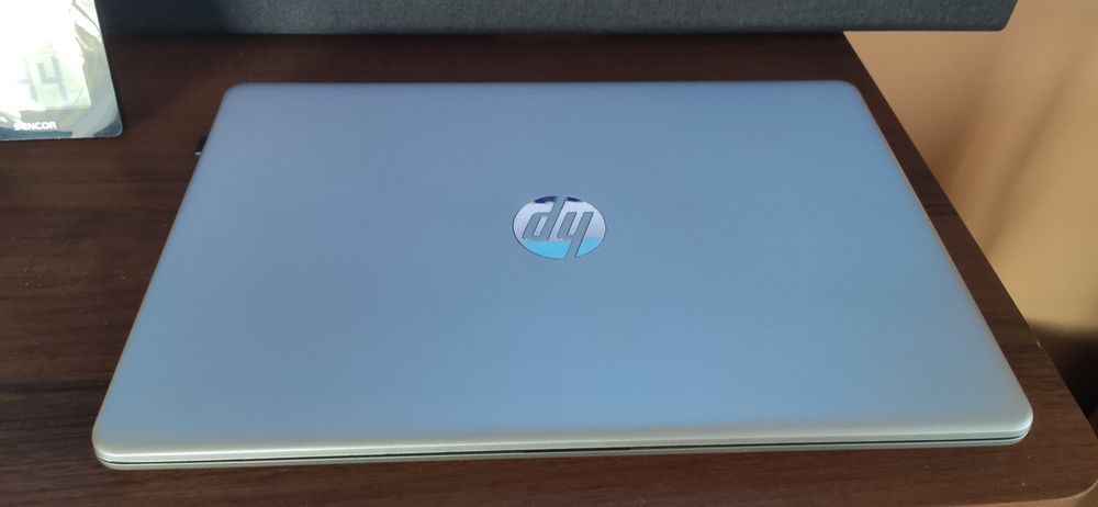 Laptop HP 15s  Ryzen 5 5500U / 32GB ram podkładka chłodząca/ 1tb dysk