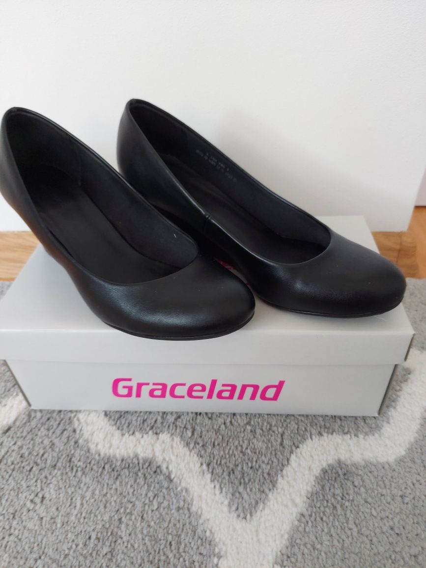 Buty czółenka czarne Graceland. Roz38