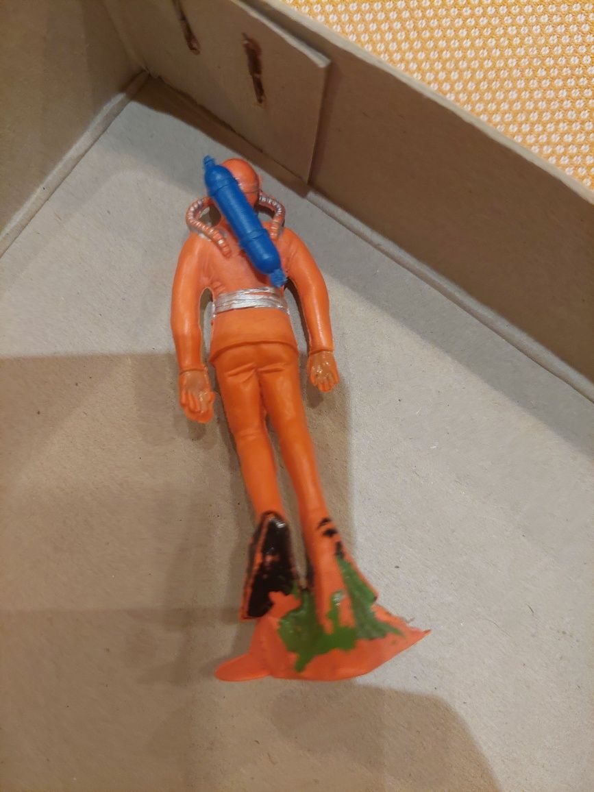 Raro boneco mergulhador