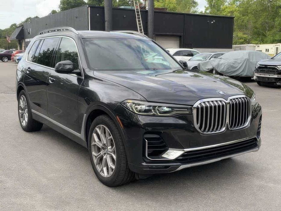 BMW X7 xDrive40i      2020